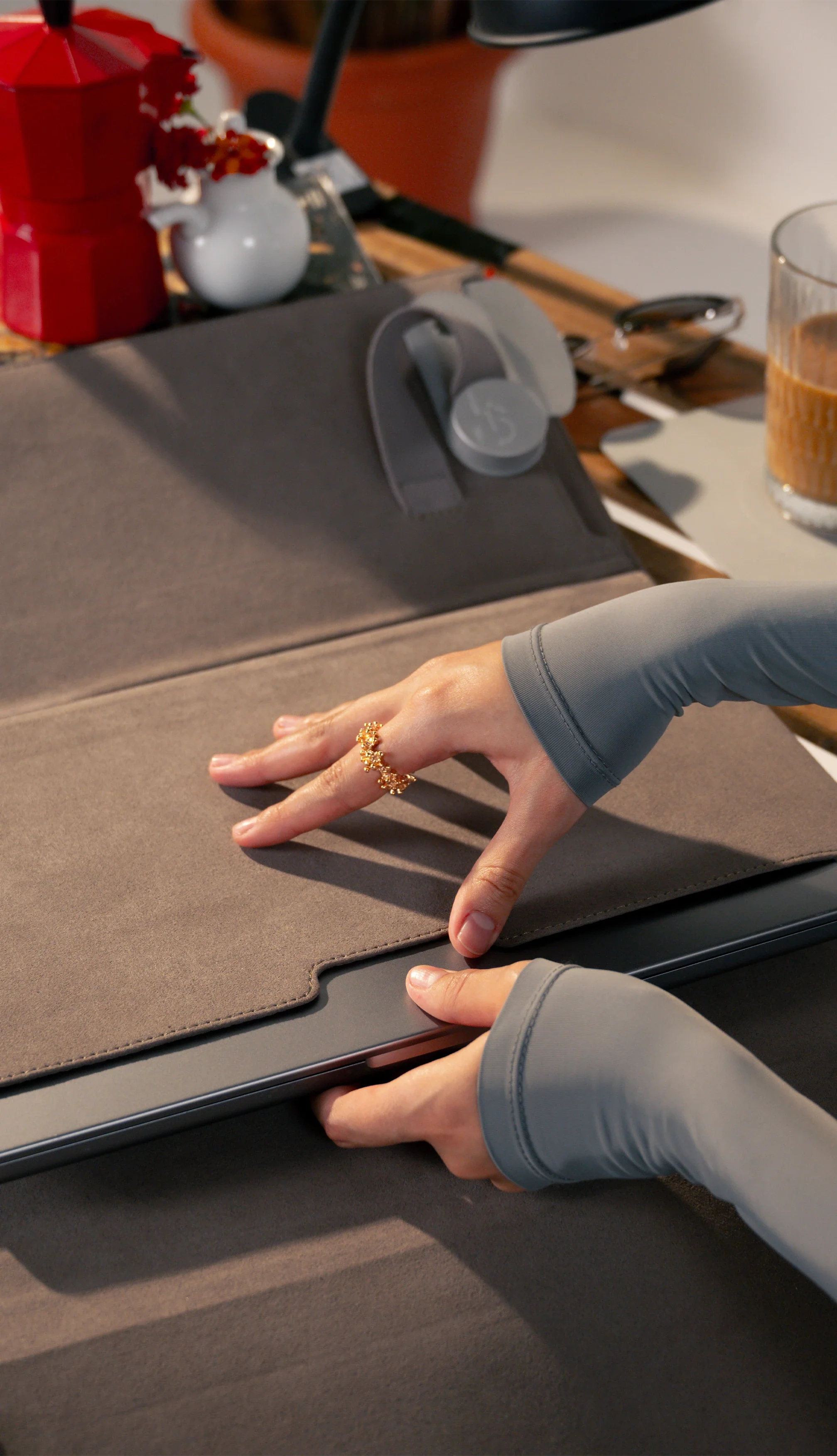 Dossier on a work desk with warm details