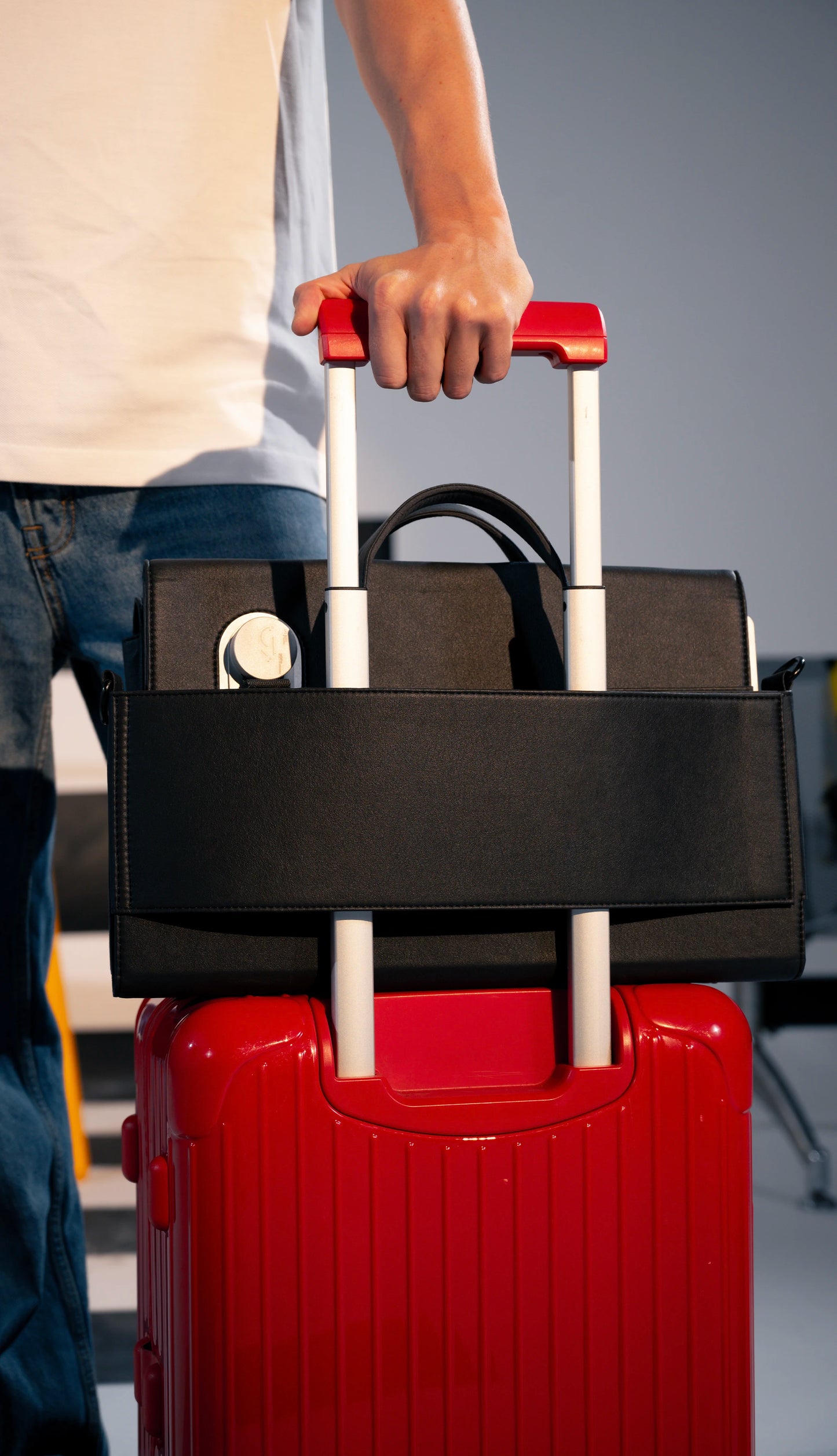 Laptop briefcase that can slide onto your suitcase